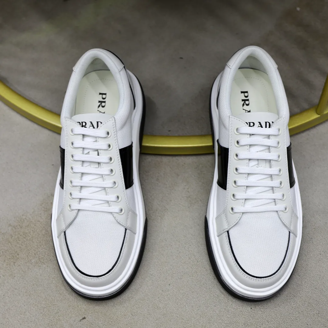 Ex-factory price: 680💰Top original order Brand: PRADA (Prada) Standard code: Men's size 38/44 (45 can be customized) Grade: Same as the official website Material: Original cowhide stitched with imported cloth, cowhide lining, original combination of two-color wear-resistant soft outsole Style category: casual sports version, young fashion, European and American trend, British style Color: actual picture color